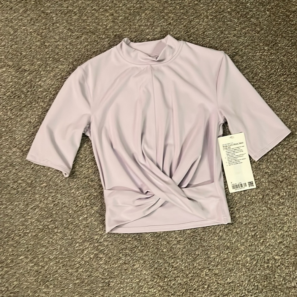 Lululemon tank top. 4